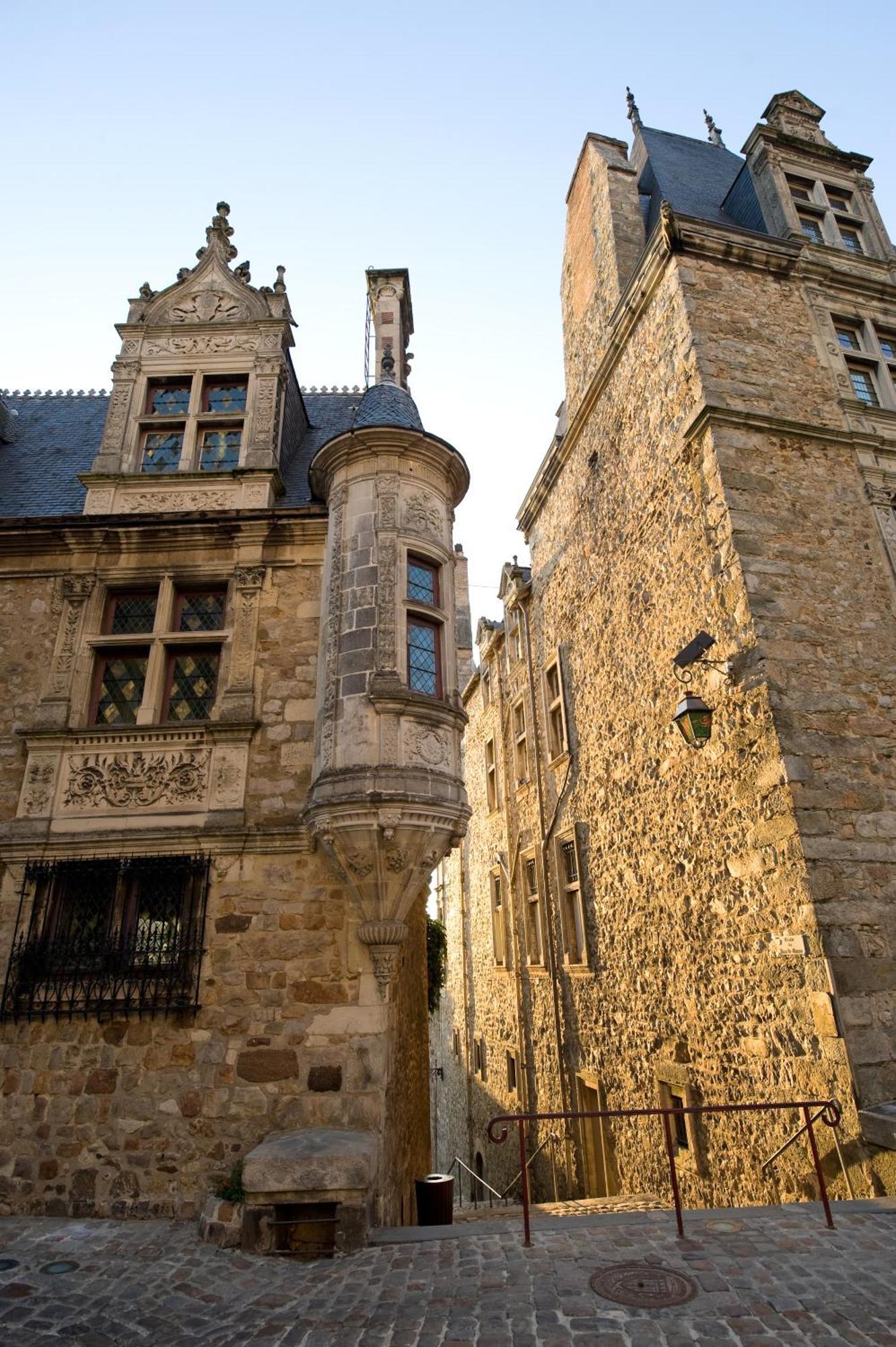 Chambres D'Hote - Maison Des Ecrivains - 50 M De La Cathedrale Et Place Des Jacobins เลอม็องส์ ภายนอก รูปภาพ