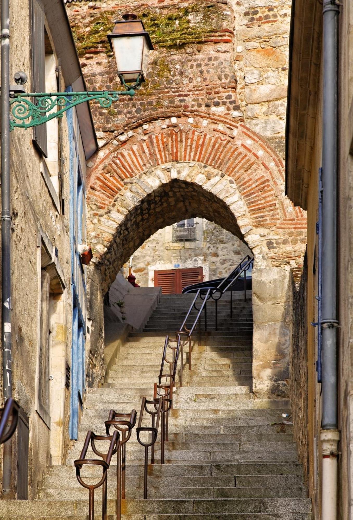 Chambres D'Hote - Maison Des Ecrivains - 50 M De La Cathedrale Et Place Des Jacobins เลอม็องส์ ภายนอก รูปภาพ